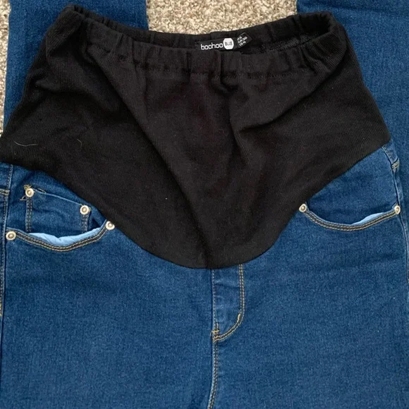 BooHoo maternity jeans - Picture 3 of 5